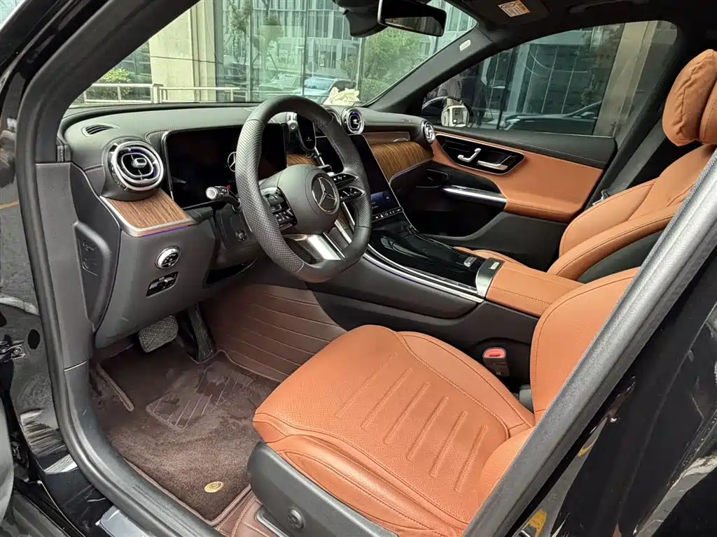 Mercedes-Benz GLC 2023 GLC 300 L 4MATIC Sport 5-Seater фото 5