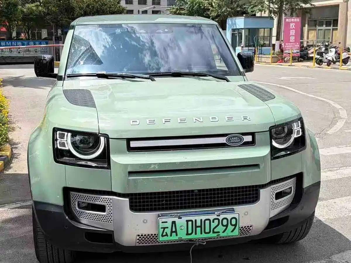 Land Rover Defender 2023 110 3.0T P400 75th Anniversary Legend Edition фото 2