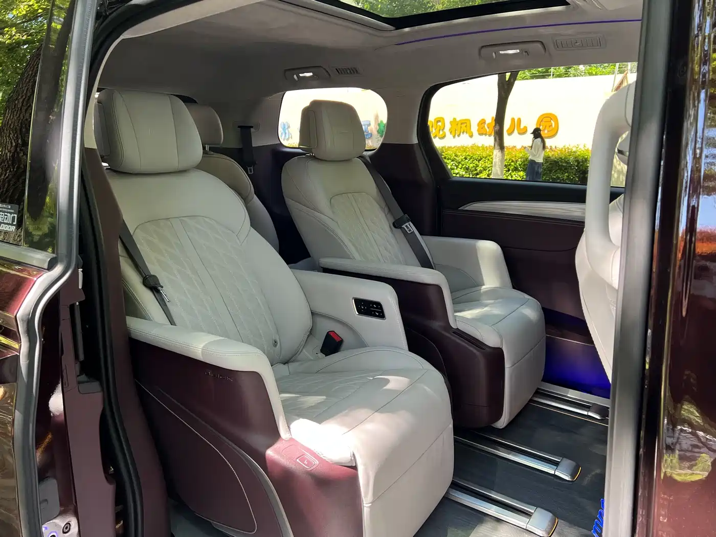 Buick GL8 2022 Avenir Avia 6-Seater Virtue Edition фото 10
