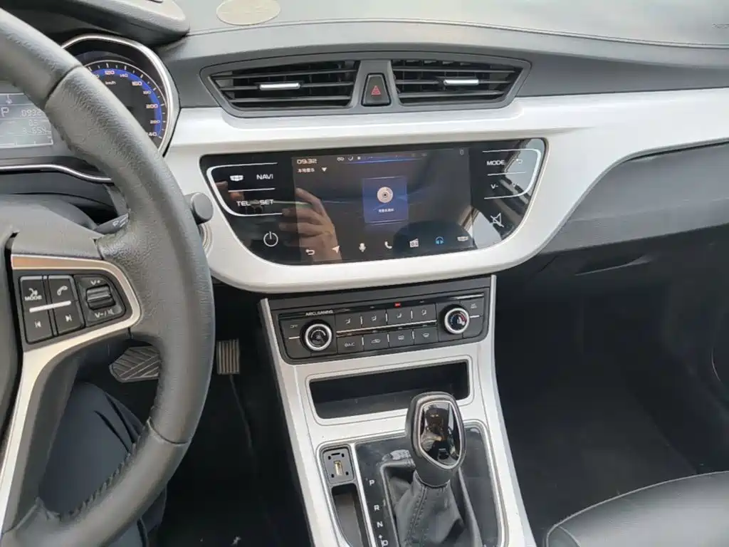 Photo 13 - Geely Vision