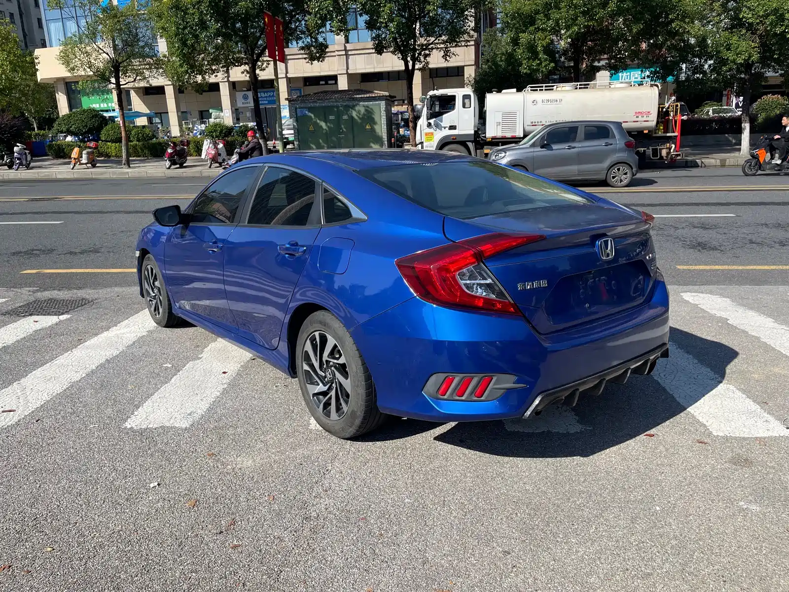 Фото 7 - Honda Civic