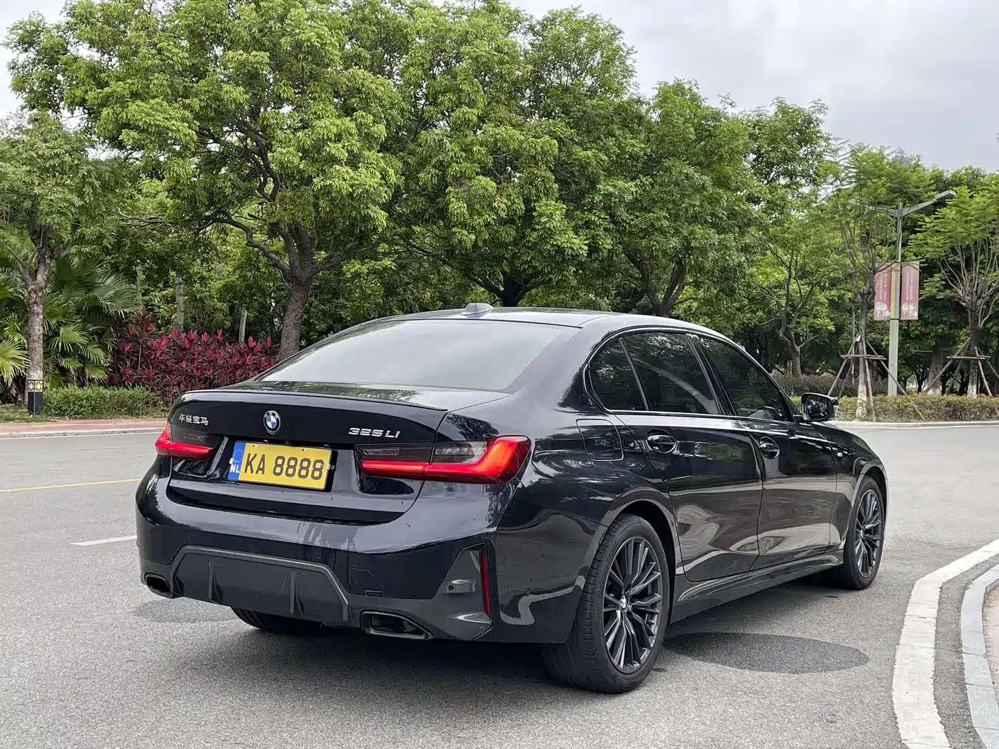 BMW 3 Series 2024 325Li M Sport Shadowline Package фото 9
