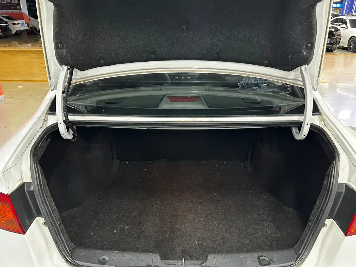 Roewe 350 2014 2014 1.5L Automatic Joy Edition