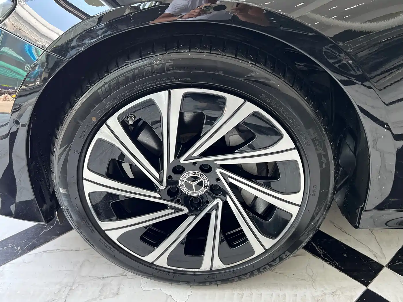 Mercedes-Benz E-Class 2024 Model E 300 L Luxury фото 16