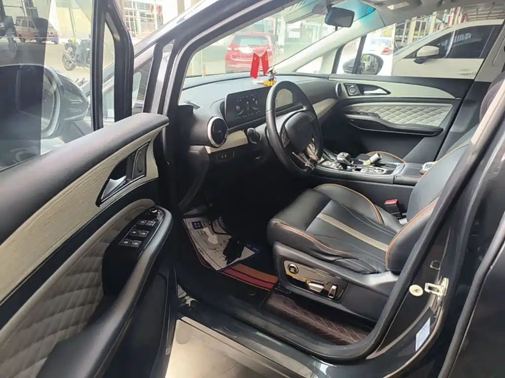 Dongfeng Fengxing Fengxing Yacht 2023 2022 1.5T DCT Chase the Wind Edition