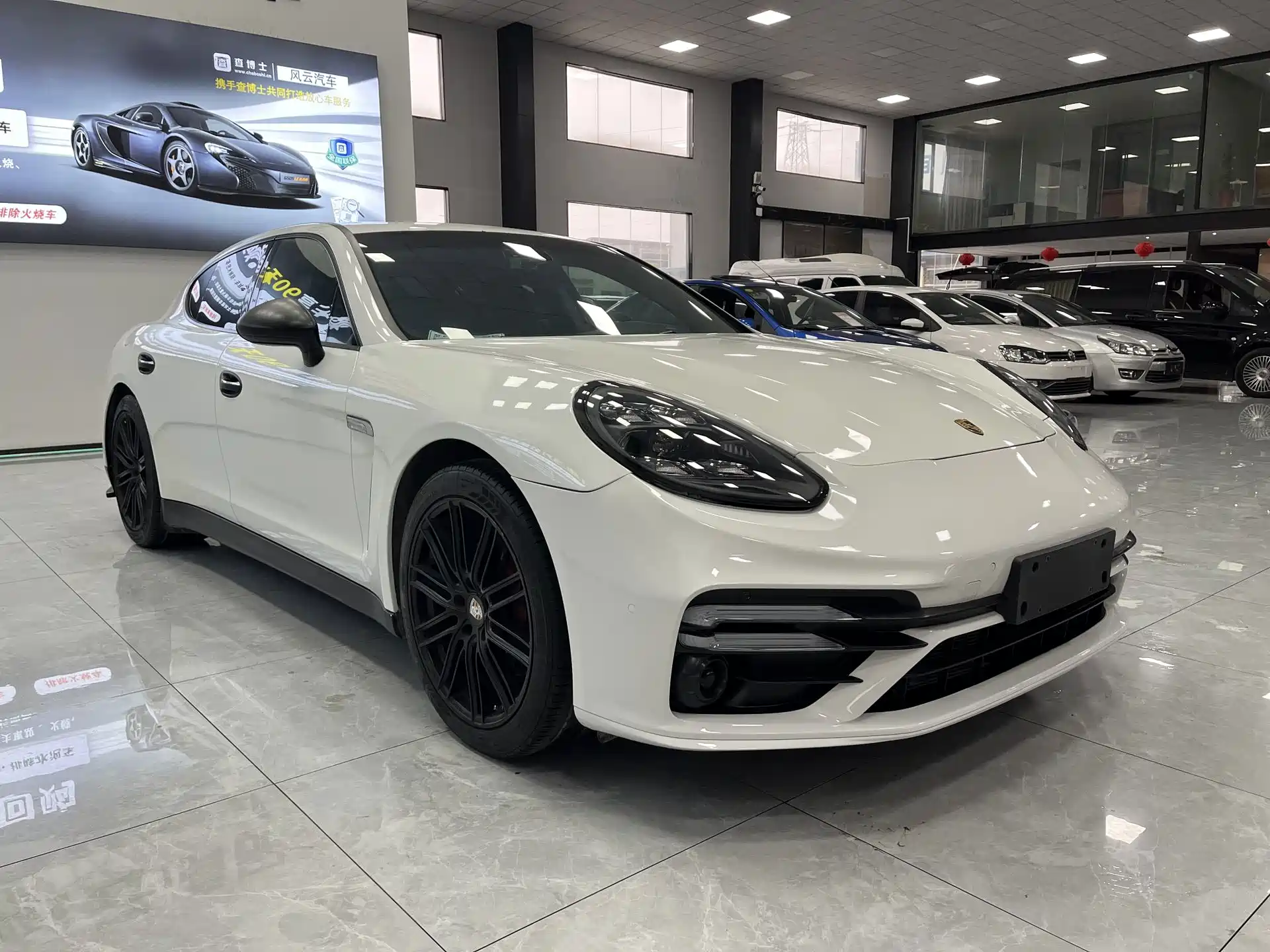 صورة 4 - Porsche Panamera