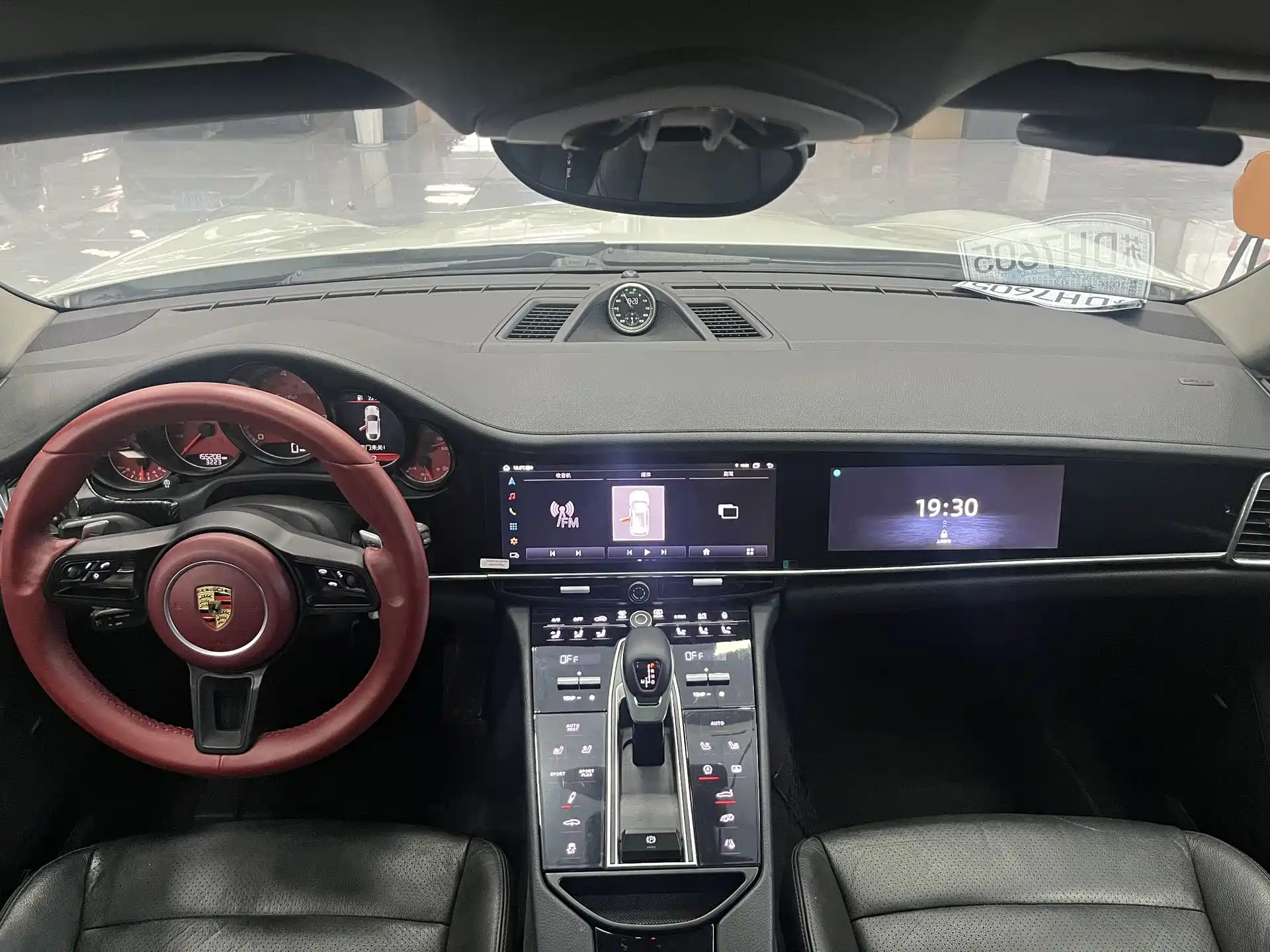 صورة 16 - Porsche Panamera