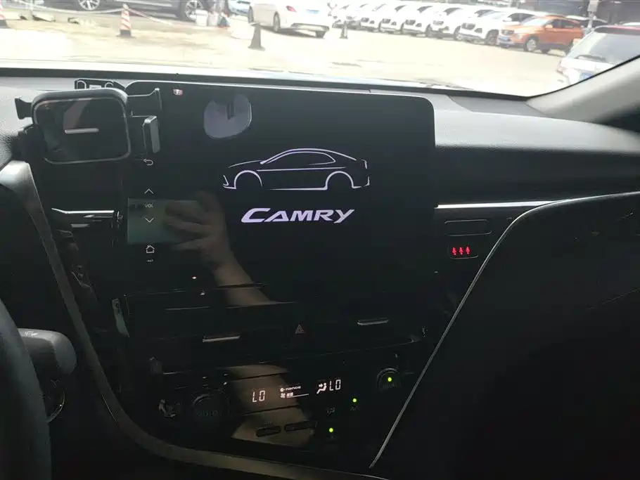 Toyota Camry 2023 2.5G Luxury Edition фото 13