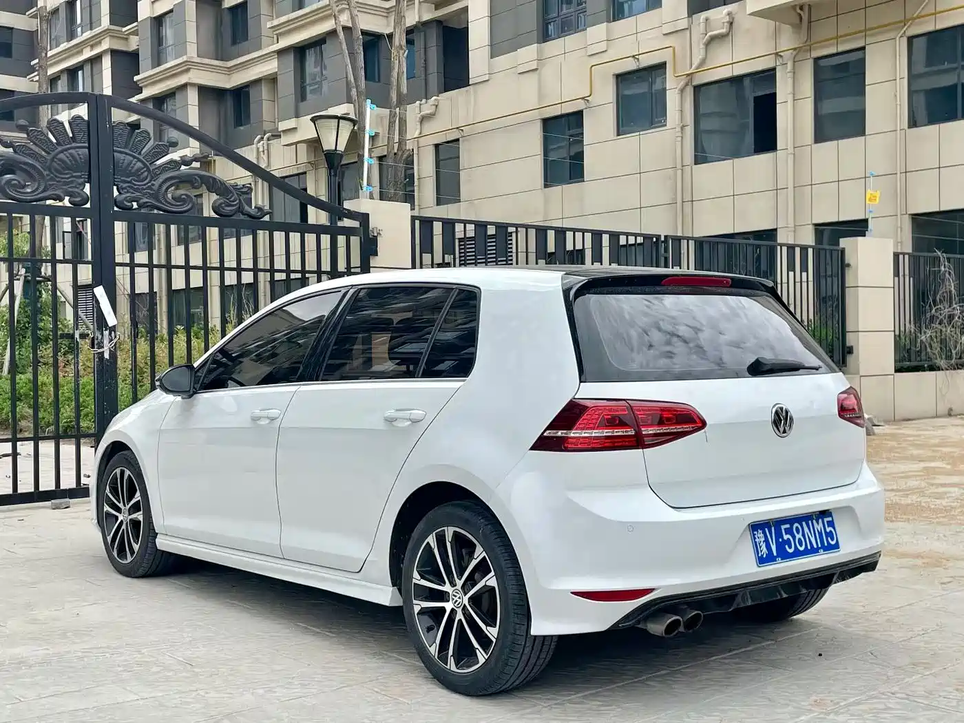 Volkswagen Golf 2016 1.4TSI Automatic R-Line фото 9