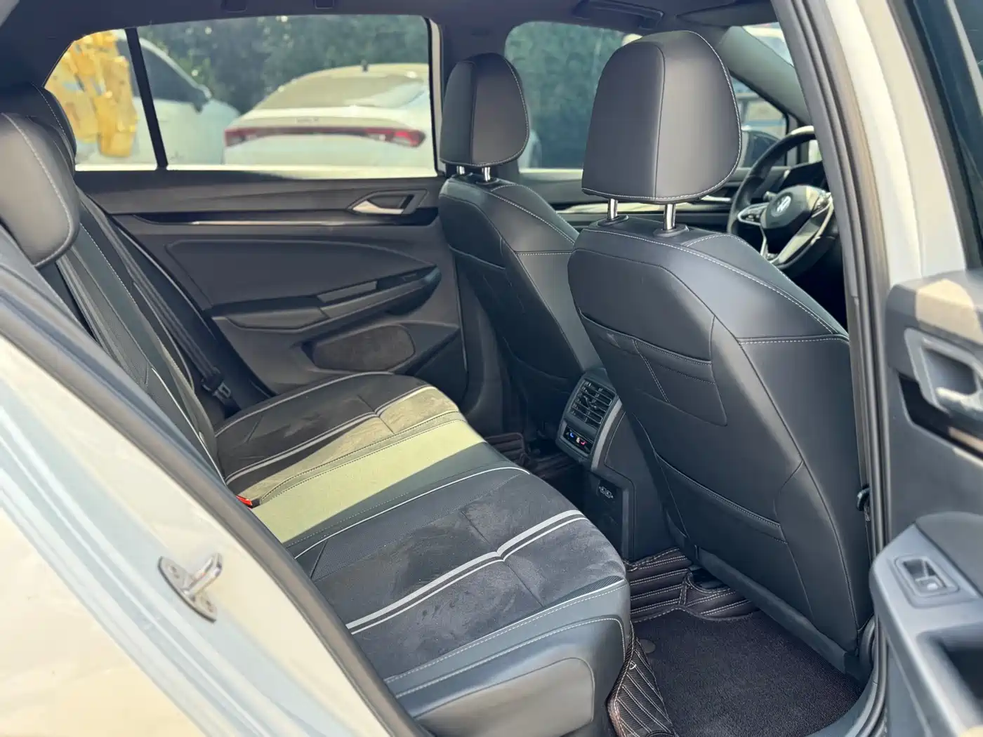 Volkswagen Golf 2023 Facelift 280TSI DSG R-Line Lite фото 11