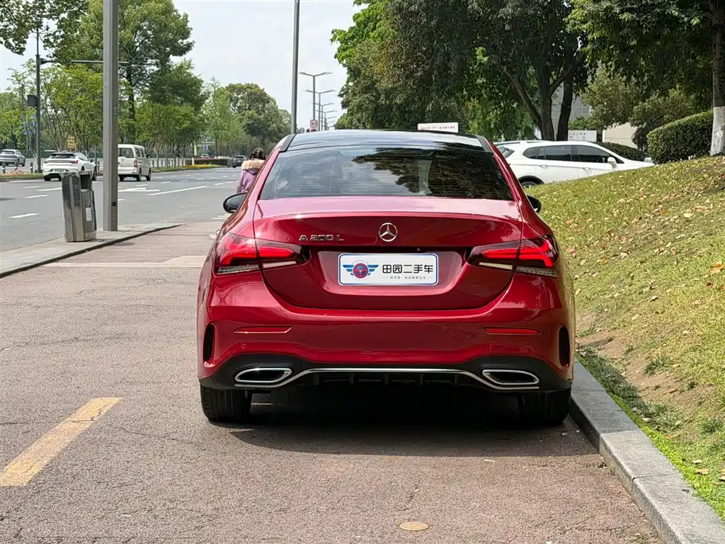 Mercedes-Benz A-Class 2021 A 200 L Sport Sedan Fashion Edition фото 5