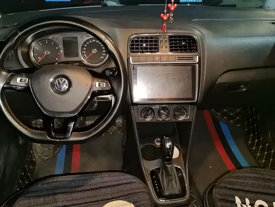 Volkswagen Polo 2016 1.6L Automatic Comfort фото 12