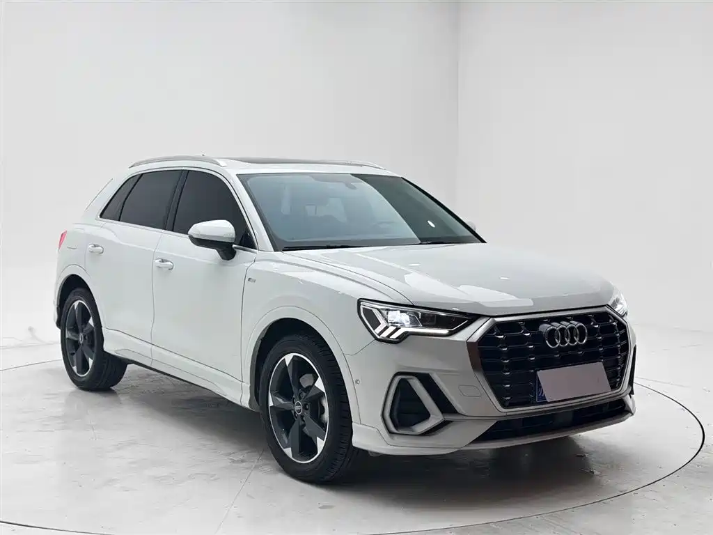 Audi Q3 2022 35 TFSI Fashion Dynamic фото 3
