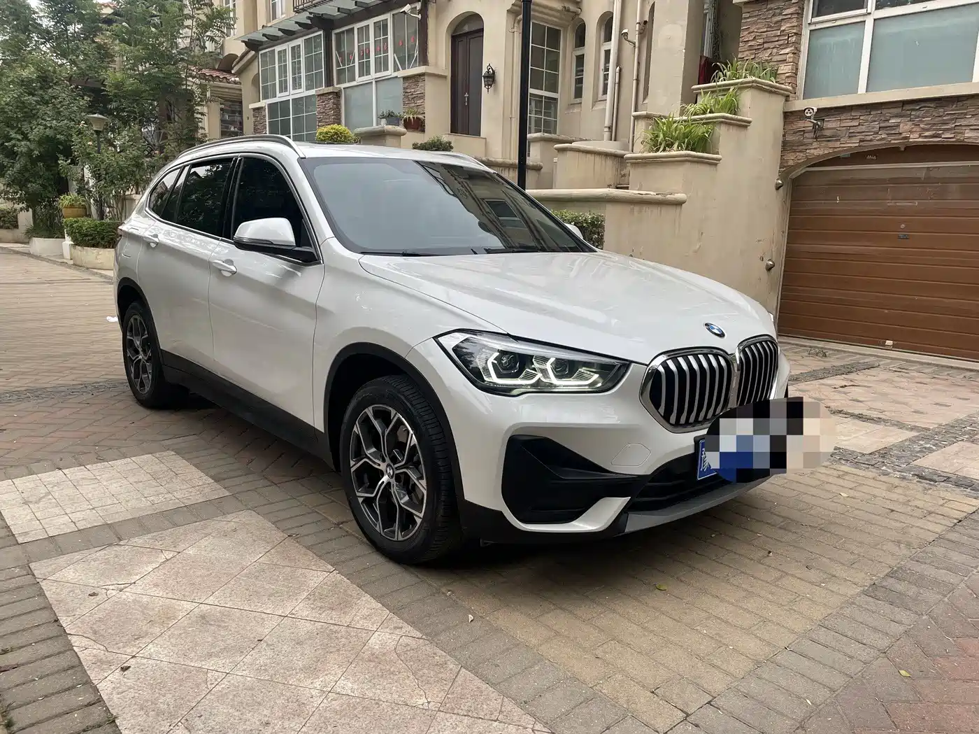 BMW X1 2022 sDrive25Li Leading фото 3