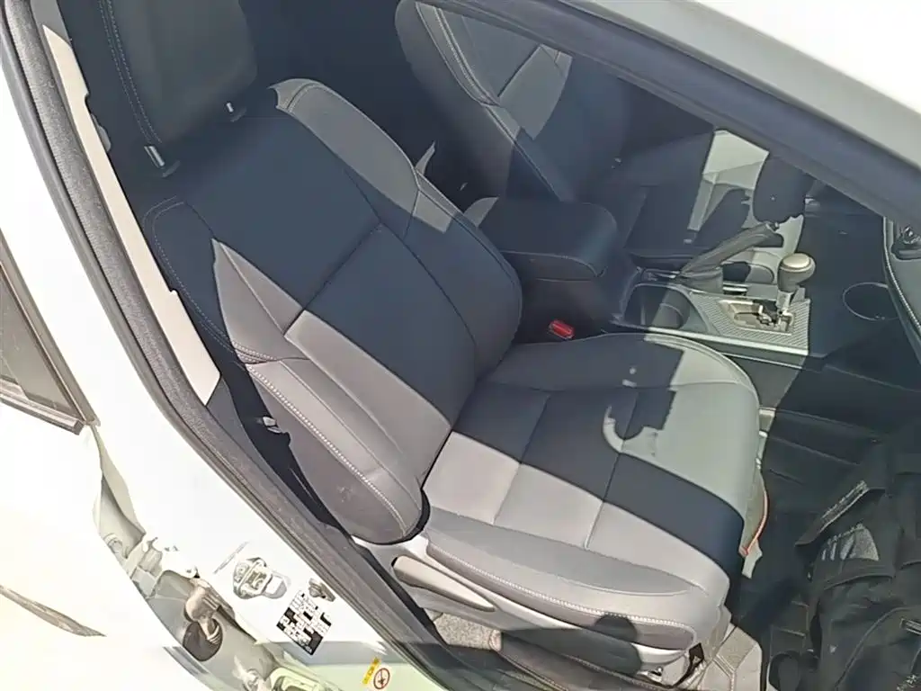 Toyota RAV4 Rongfang 2015 2.5L Automatic 4WD Elite Edition фото 20