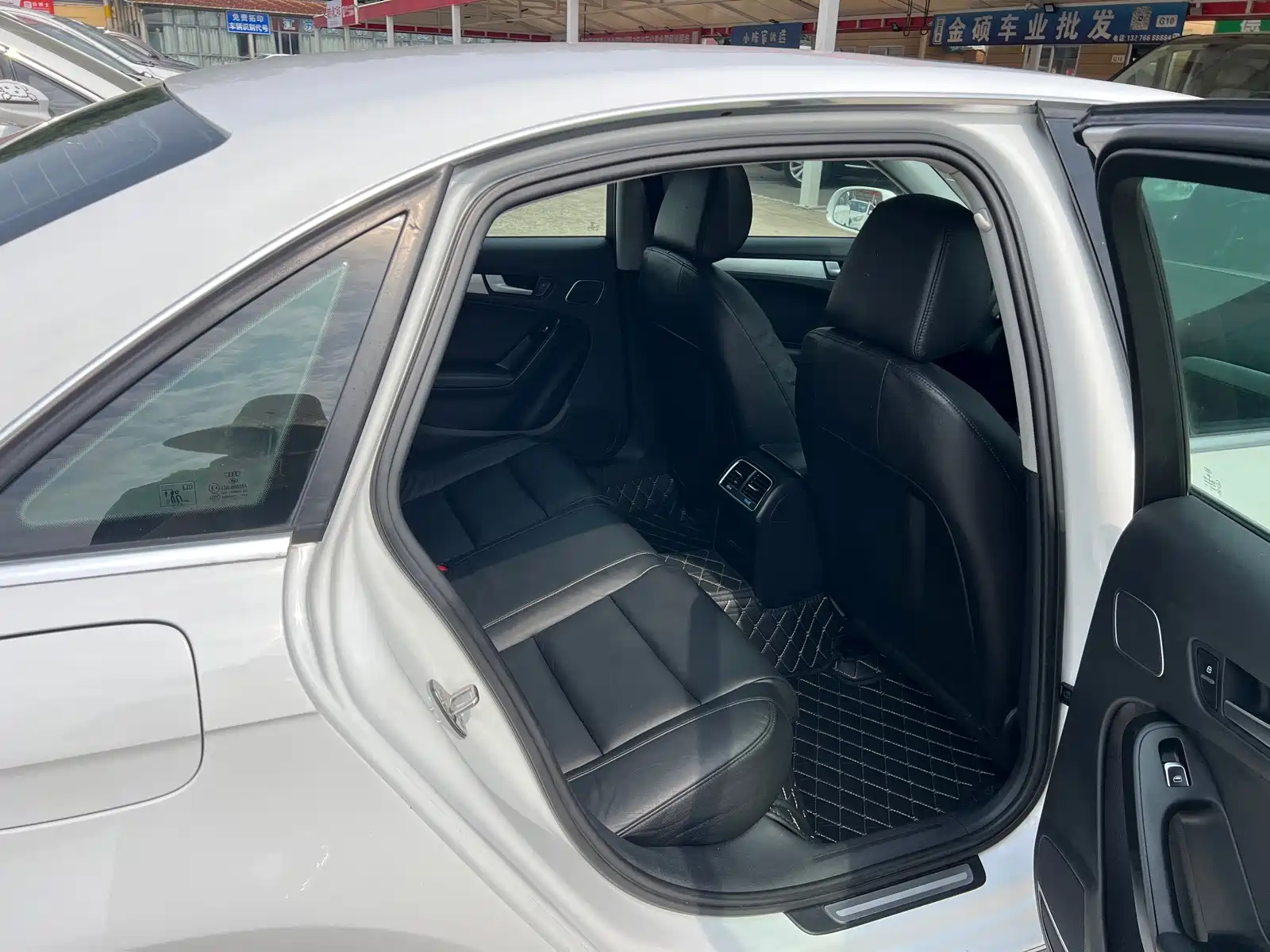 Фото 17 - Audi A4L