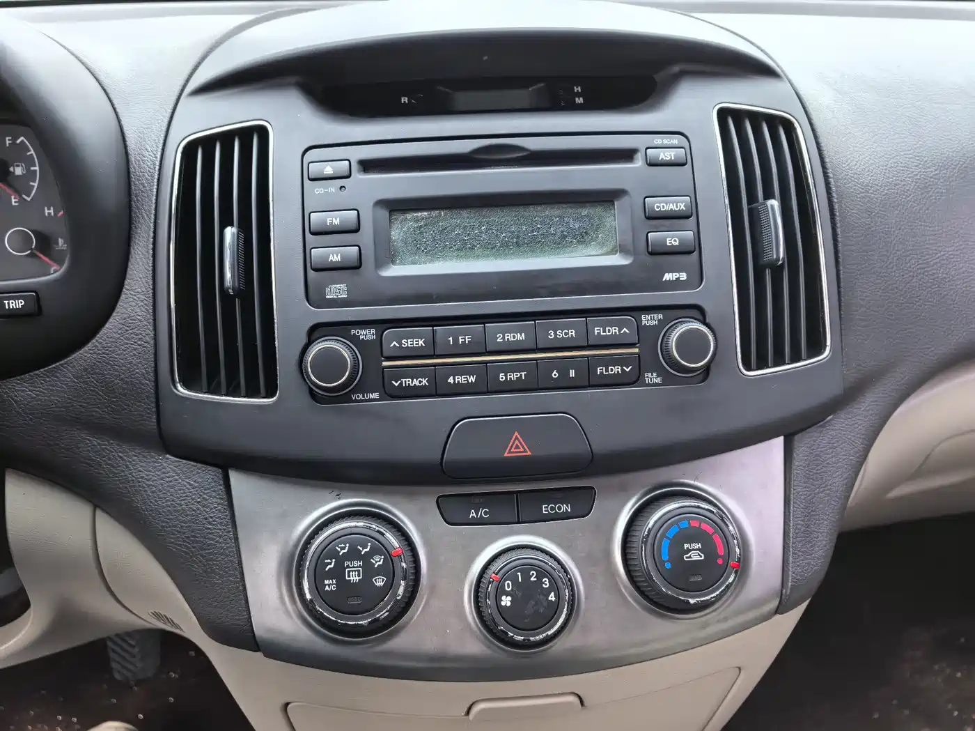 Hyundai Elantra 2011 1.6L Manual Comfort фото 6