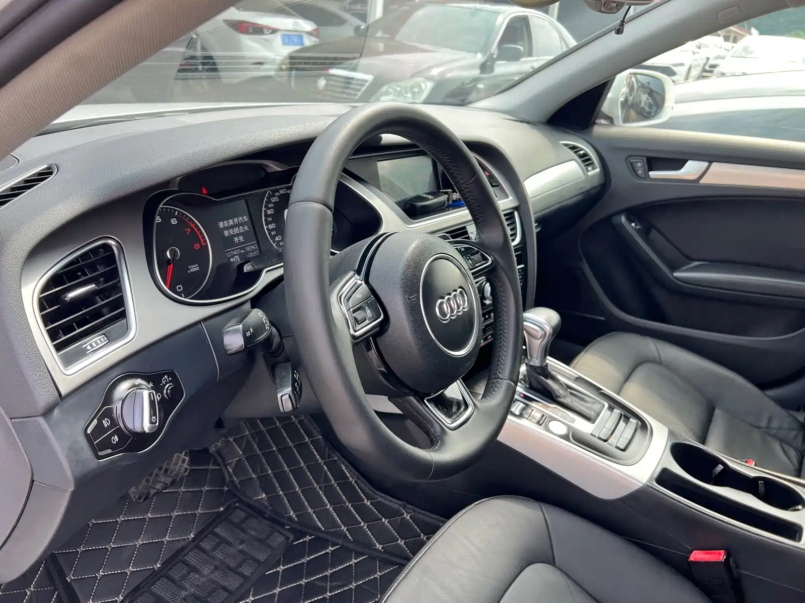 Фото 8 - Audi A4L
