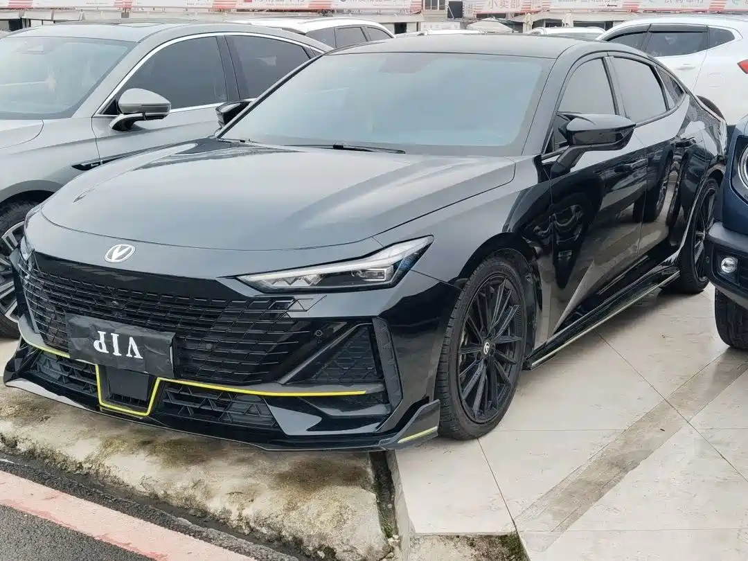 Changan Changan UNI-V 2022 1.5T Sport Edition