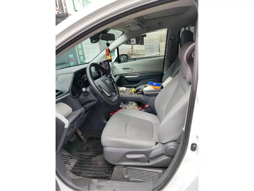 Toyota Granvia 2025 2024 2.5L Hybrid Comfort