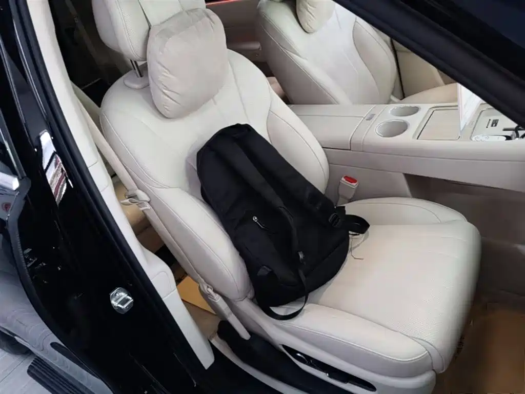AITO Wenjie AITO M8 2025 Model Extended Range Max Edition 37kWh 6-Seater фото 25