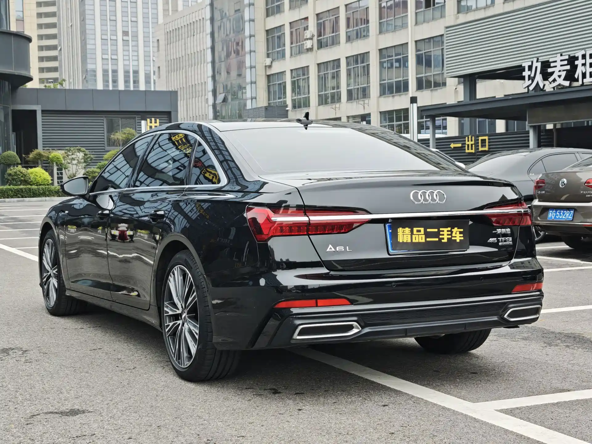 Фото 4 - Audi A6L