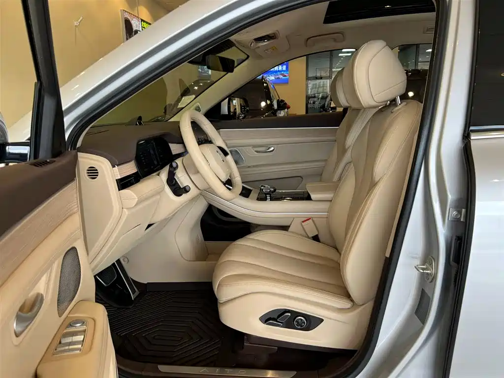 AITO Wenjie AITO M7 2024 1.5T Smart Drive RWD Ultra 5-seater фото 14