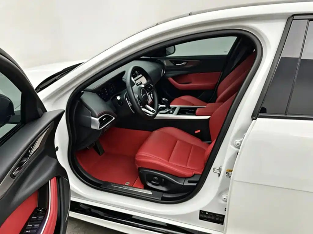 Jaguar XEL 2025 2025 2.0T 250PS R-DYNAMIC 90th Anniversary Edition