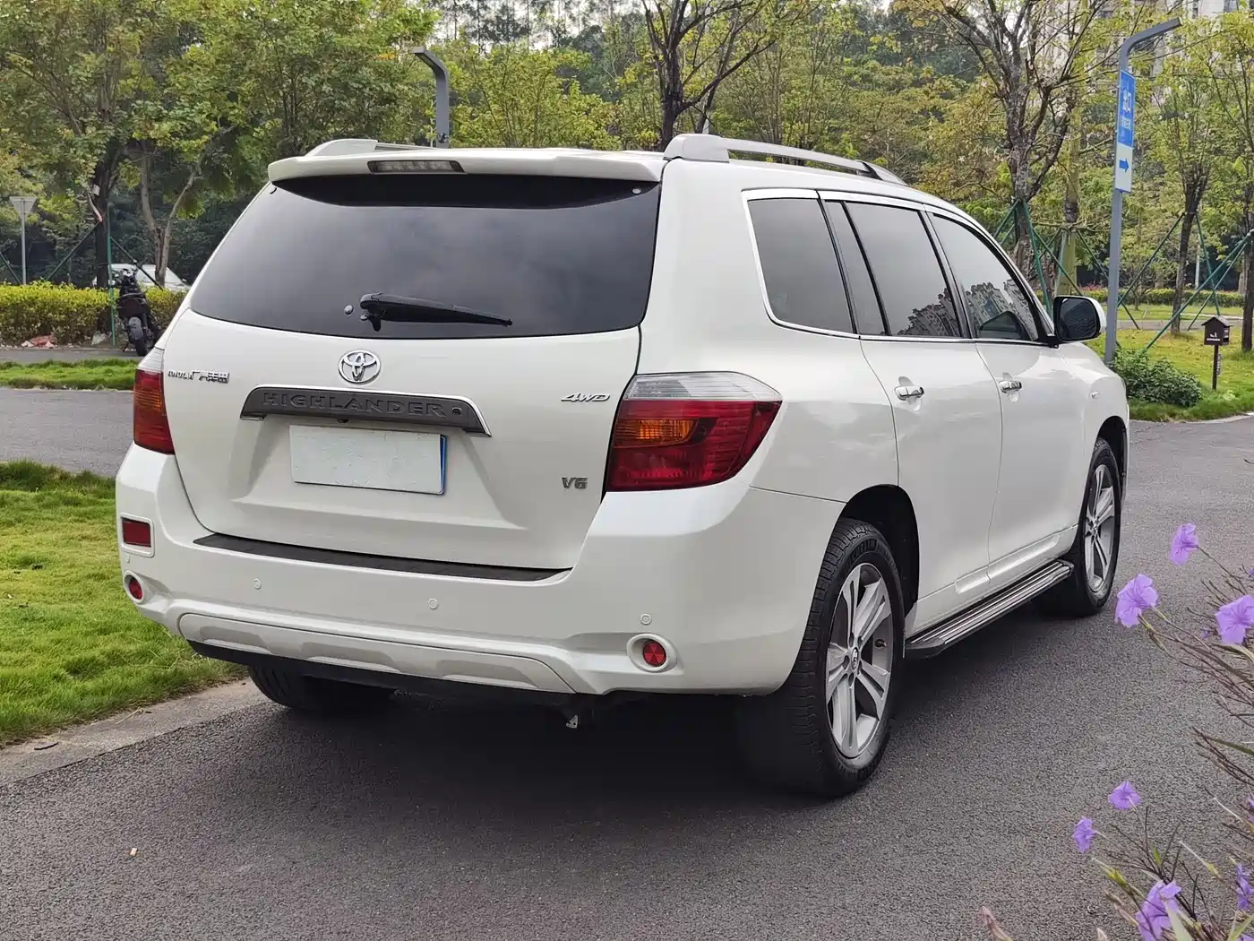 Toyota Highlander 2009 3.5L 4WD 7-seater Luxury Navigation Edition фото 6