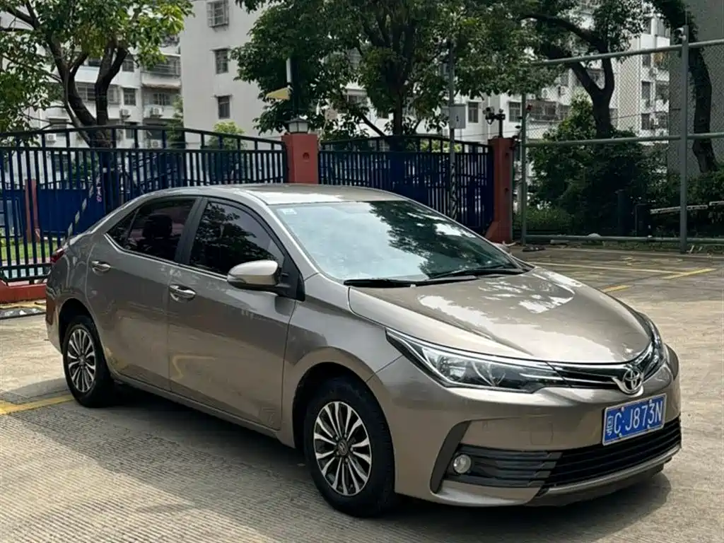 Toyota Corolla 2017 Facelift 1.2T S-CVT GL фото 3
