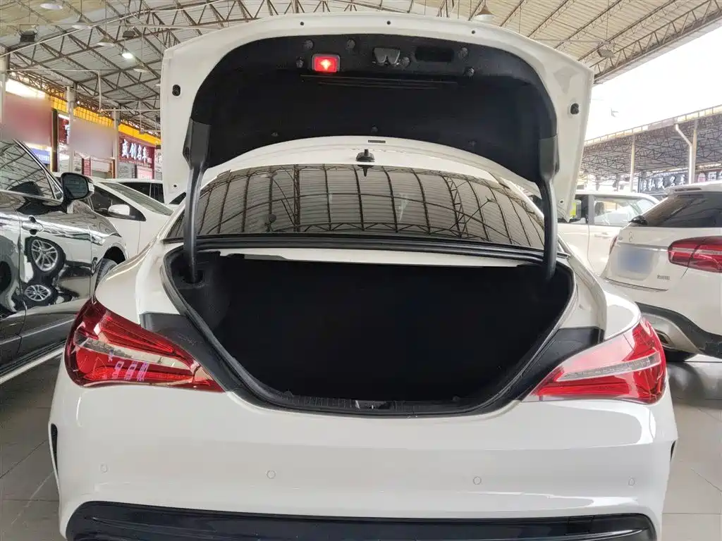 Mercedes-Benz CLA (Import) 2018 CLA 220 4MATIC фото 19