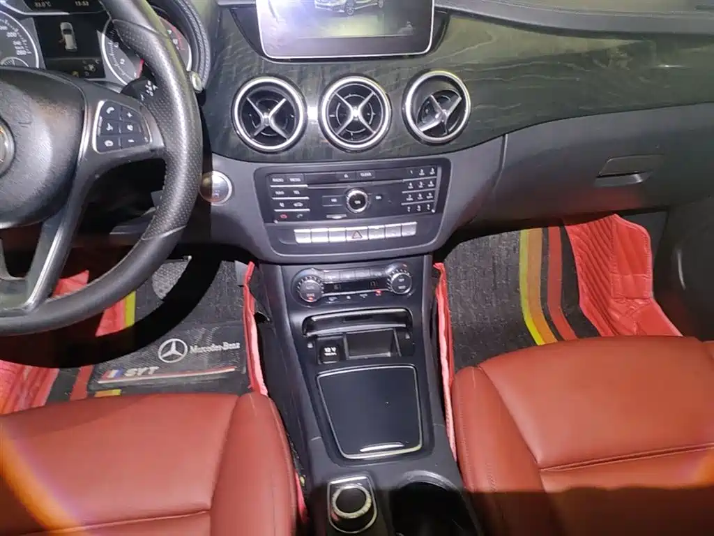 Mercedes-Benz B-Class 2016 B 200 Collector's Edition фото 14
