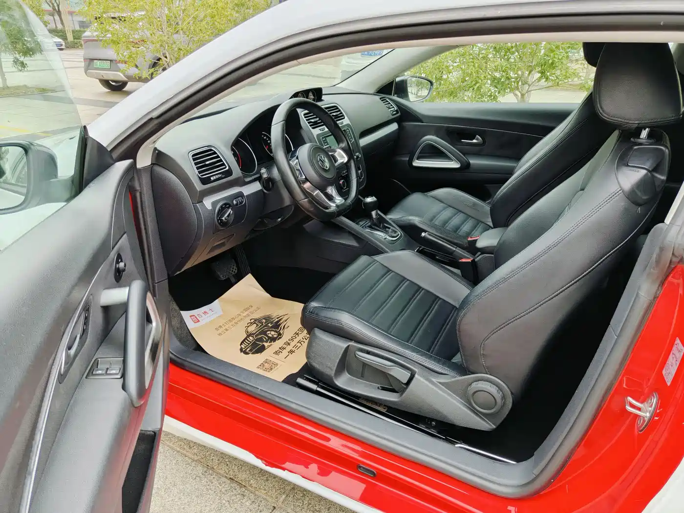 Volkswagen Scirocco 2015 1.4TSI Trend Edition фото 11