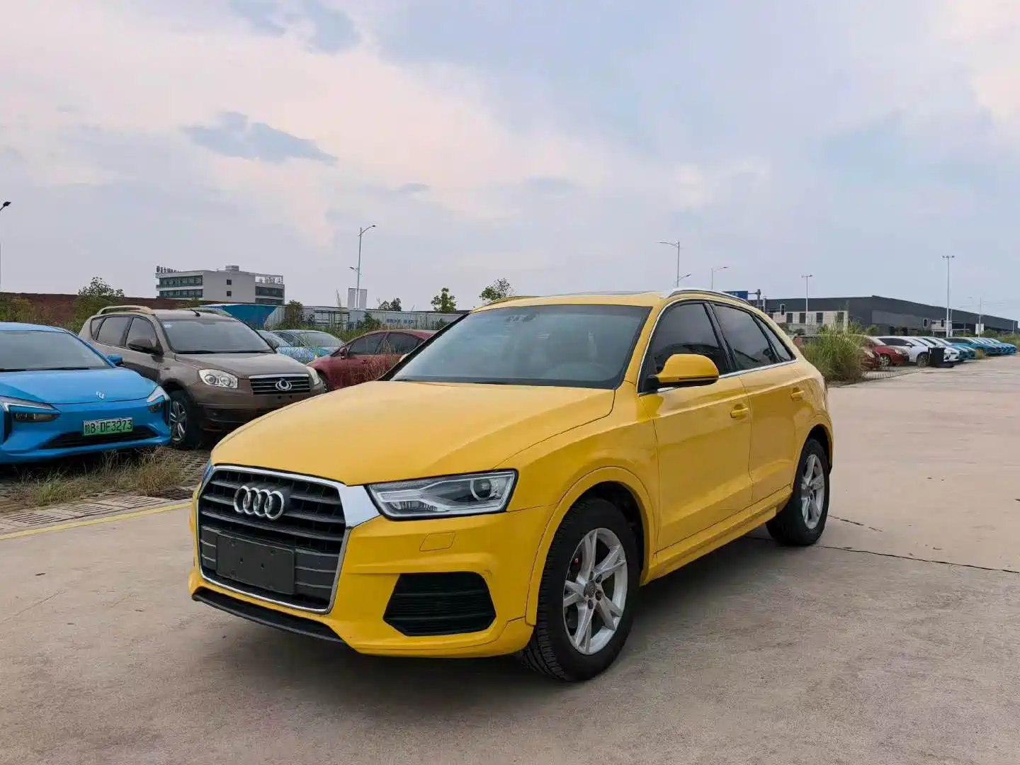 Photo 1 - Audi Q3