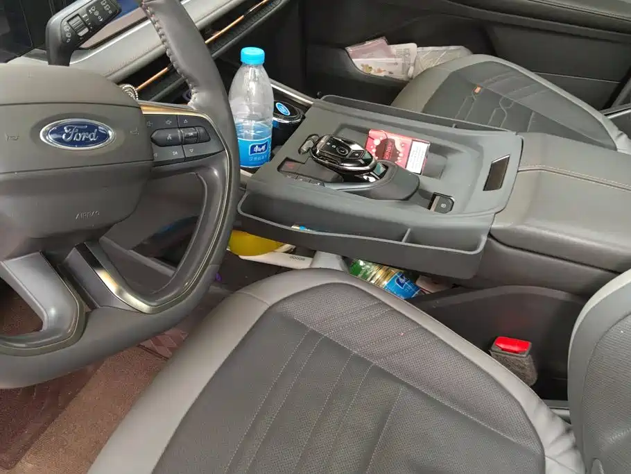 Фото 16 - Ford Edge