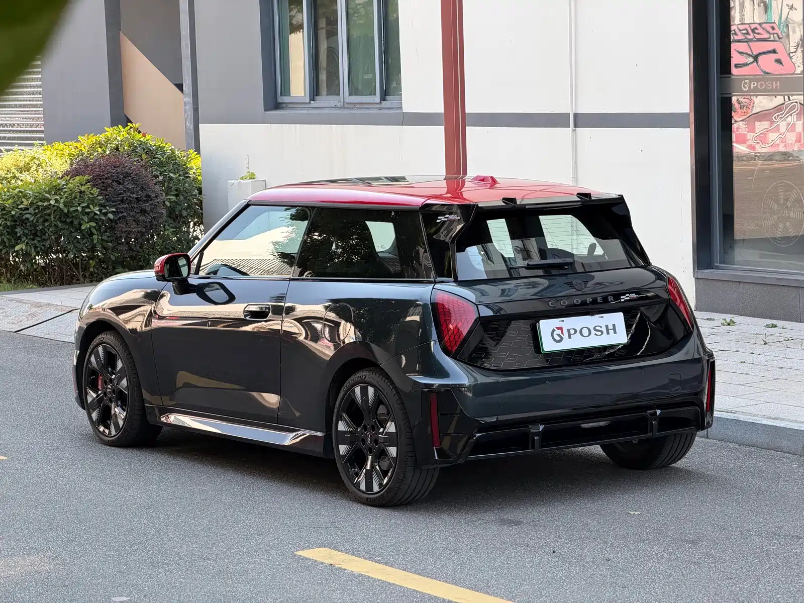 Photo 6 - MINI Electric MINI JCW