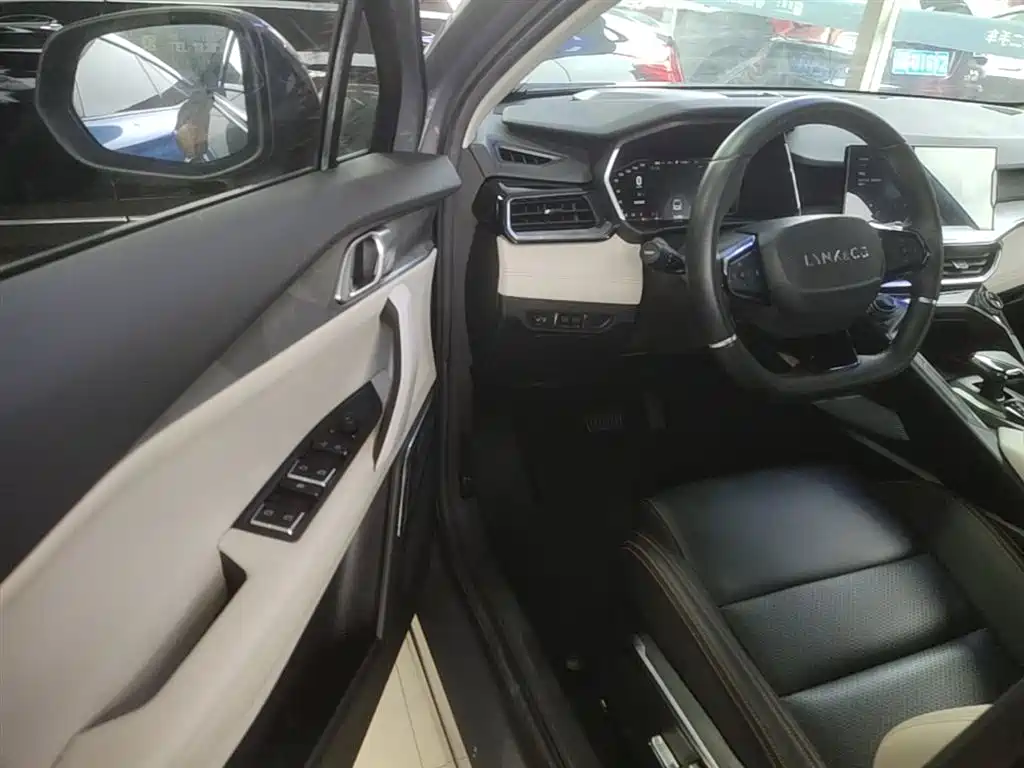 Lynk & Co 06 EM-P 2020 PHEV Plus фото 12
