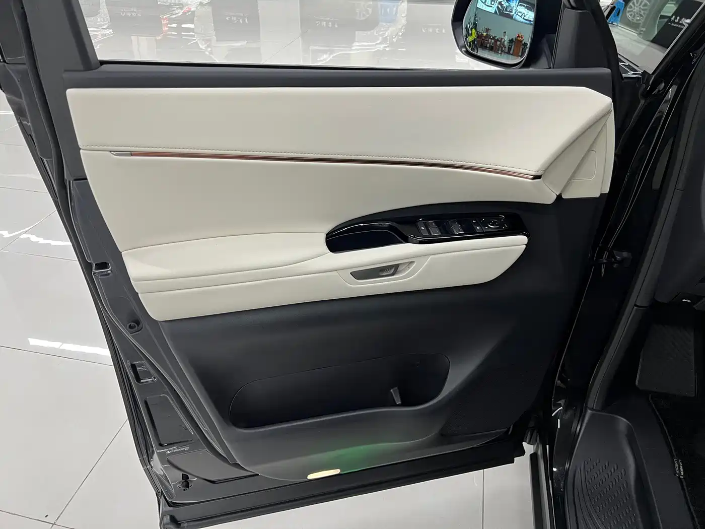 Lexus LM 2025 2025 Model 500h Six-Seater Prestige Edition