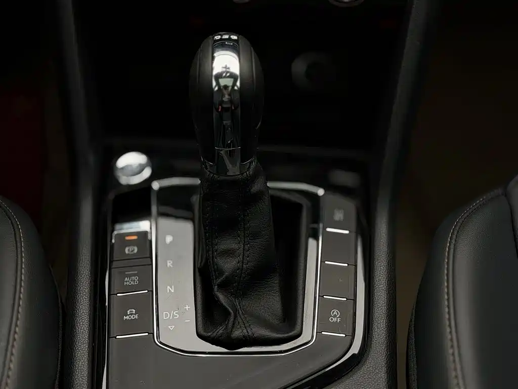 Volkswagen Tharu 2020 330TSI 4WD Luxury Edition China VI фото 16
