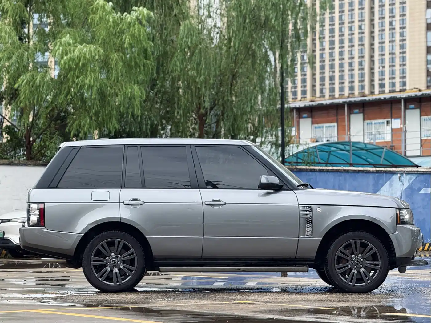 Land Rover Range Rover 2012 5.0 SC V8 фото 4