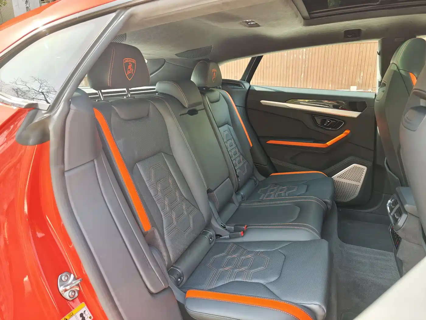 Lamborghini Urus SE 2025 4.0T Standard Edition фото 15