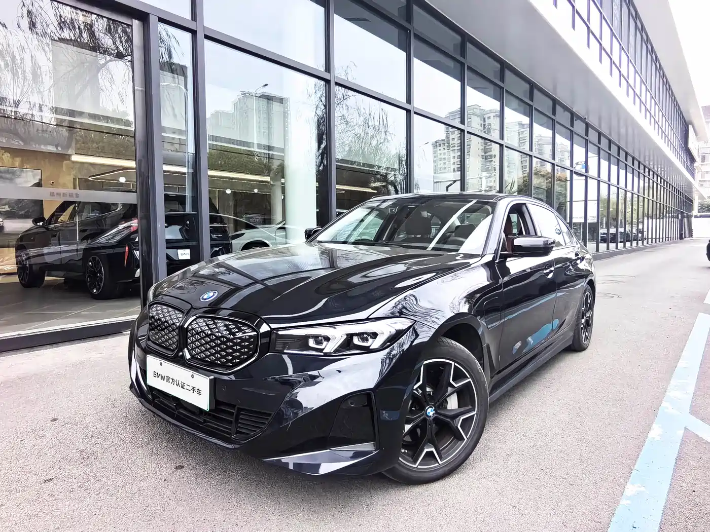 BMW i3 2025 eDrive 40 L Shadow Night Package