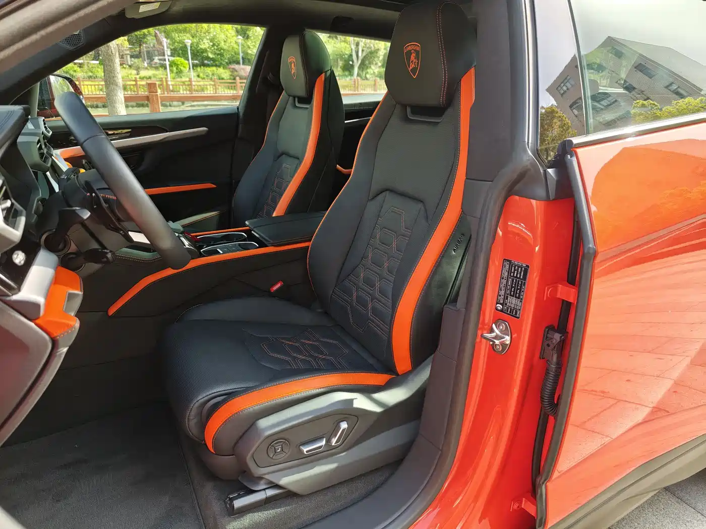 Lamborghini Urus SE 2025 4.0T Standard Edition фото 11