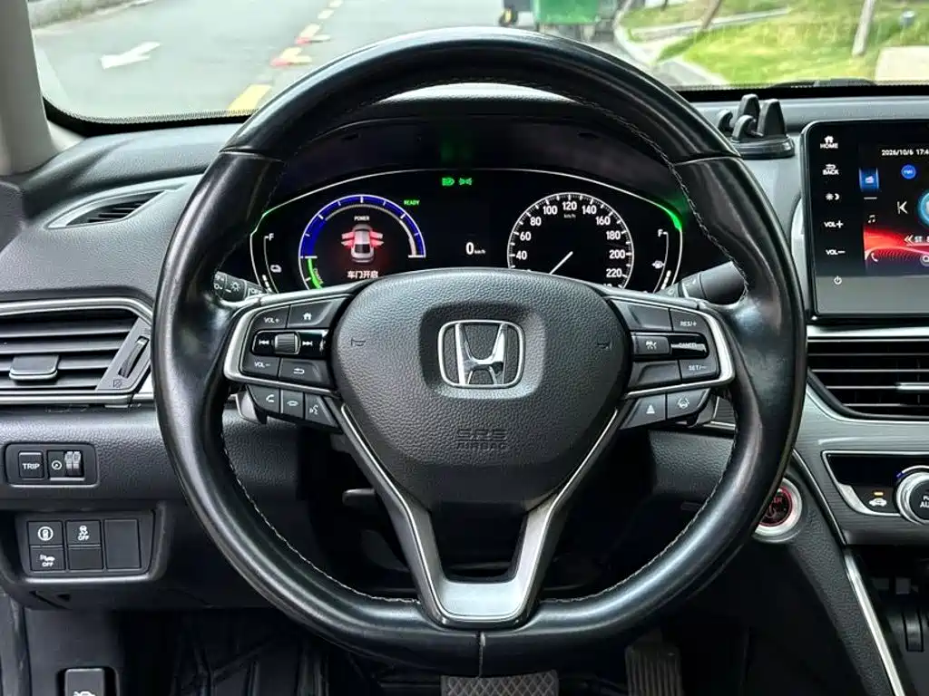 Фото 9 - Honda Accord