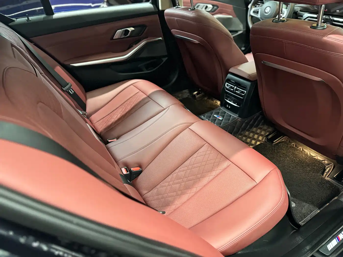 BMW 3 Series 2023 325Li M Sport Package фото 28