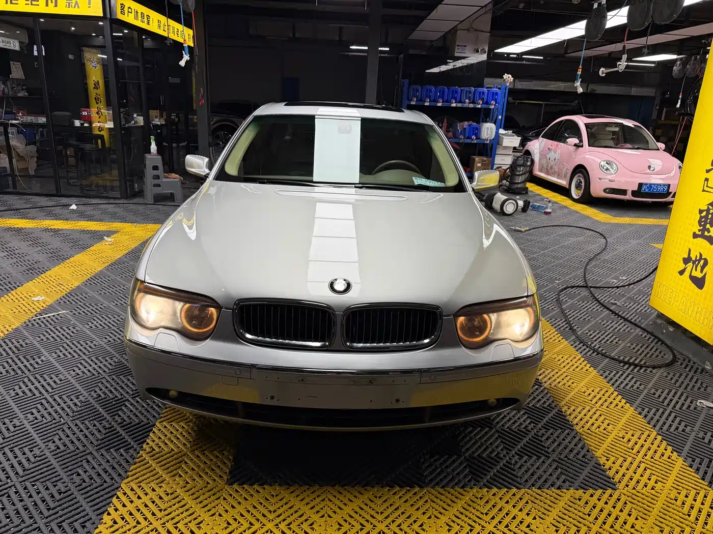 Photo 2 - BMW 7 Series