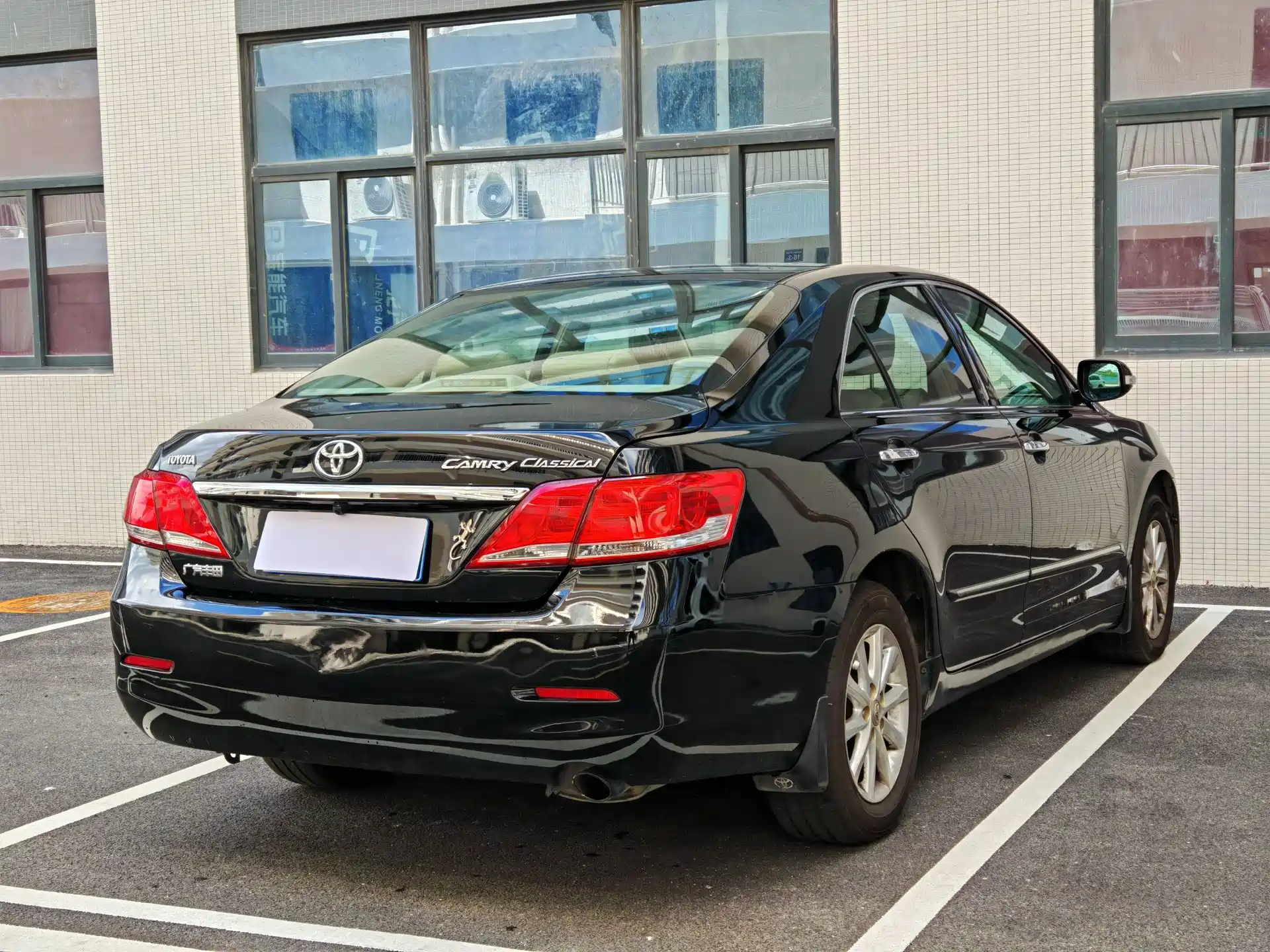 Фото 6 - Toyota Camry