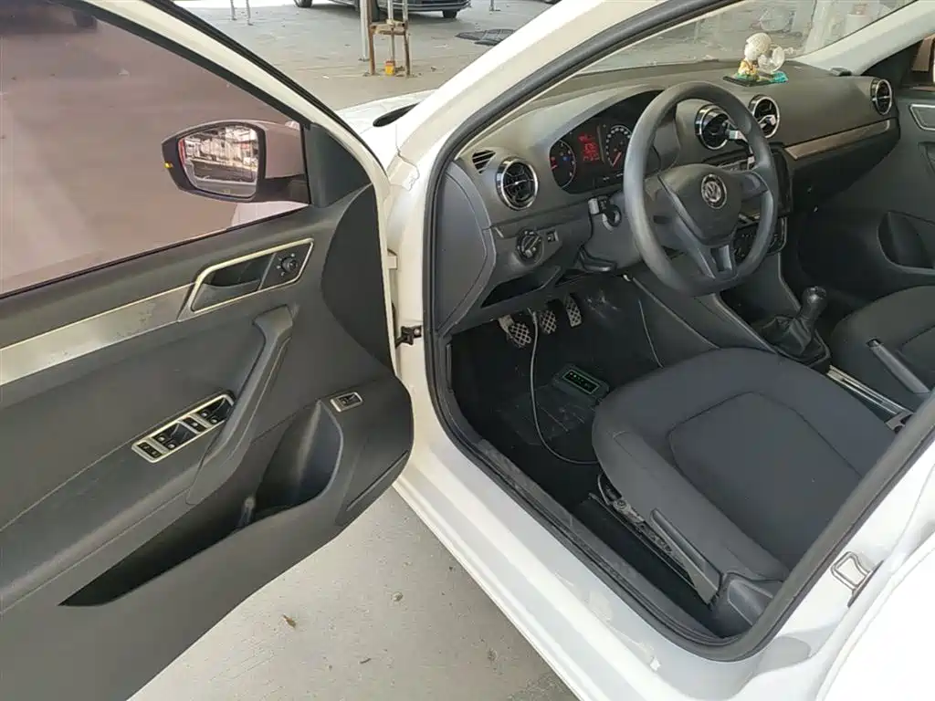 Volkswagen Jetta 2017 1.5L Manual Fashion фото 12