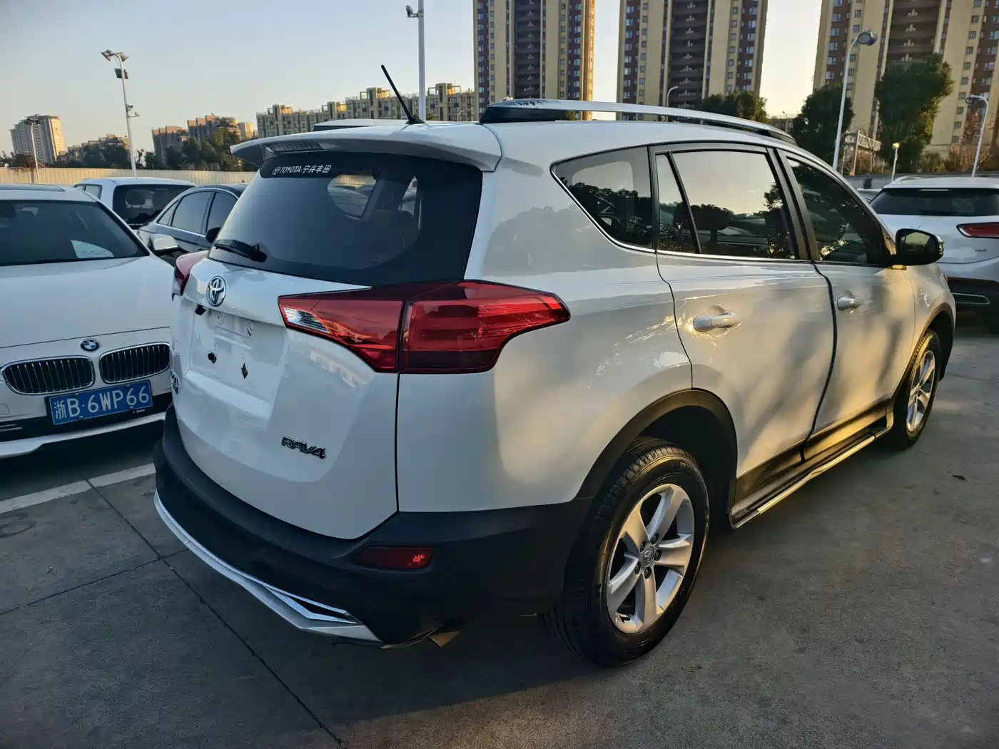 Toyota RAV4 Rongfang 2013 2.0L CVT 2WD Urban фото 5
