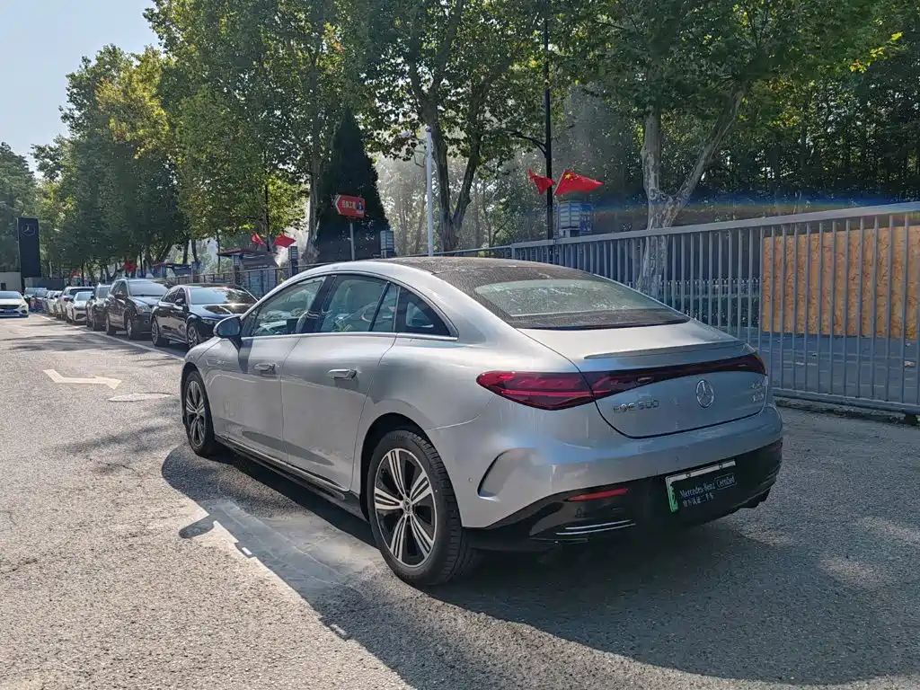 Mercedes-Benz EQE 2024 2025 Model 500 4MATIC Luxury Edition